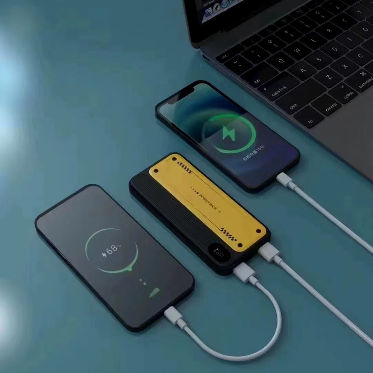 10000 Mah Hızlı şarj özellıklı Aynı Anda 4 Cıhazı şarj Edebılen Powerbank