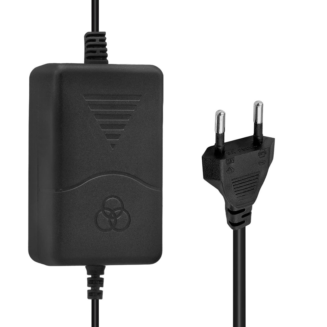 12 Volt - 3 Amper 5.5*2.5 Uçlu Yerli Üretim Plastik Kasa Masaüstü Adaptör