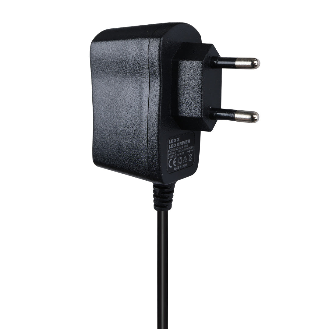 6 Volt 1 Amper Ledli̇ 5.5*2.5 Mm Uçlu Pri̇z Ti̇pi̇ Adaptör