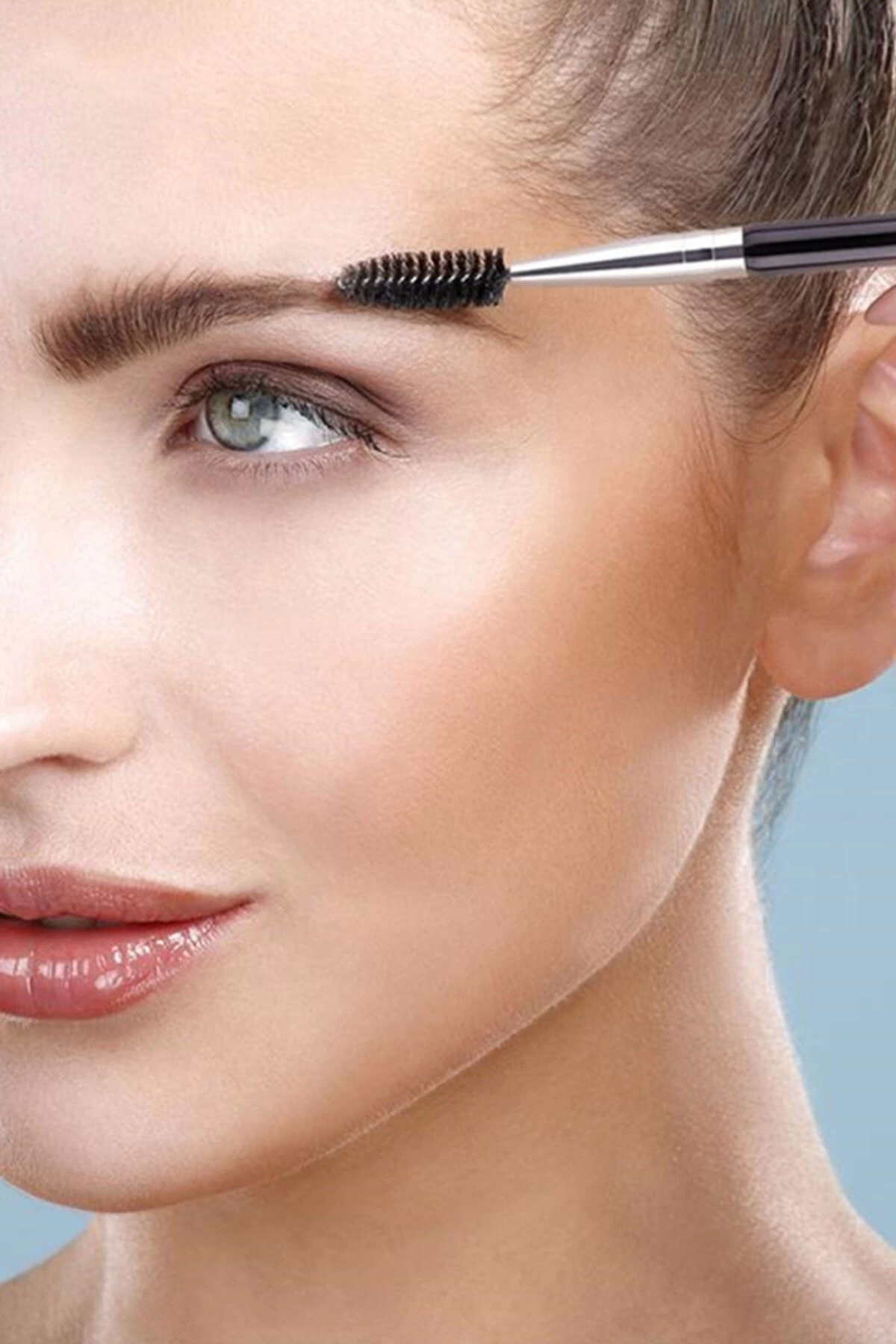 Çift Başlıklı Eyeliner Ve Kaş Fırçası – Kolay Uygulama Ve Mükemmel Sonuçlar