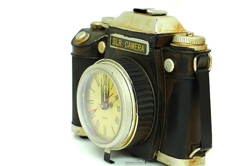 Vintage Tasarım Dekoratif Metal Fotoğraf Makinesi Saatli