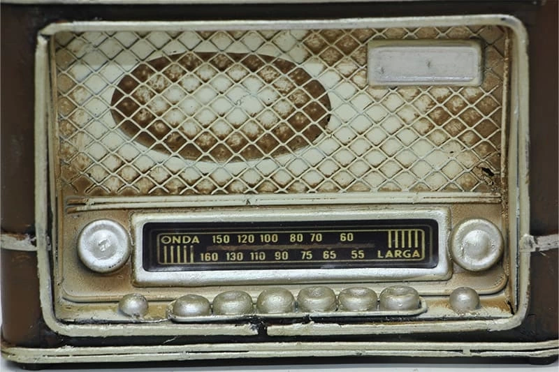 Vintage Tasarım Dekoratif Metal Radyo