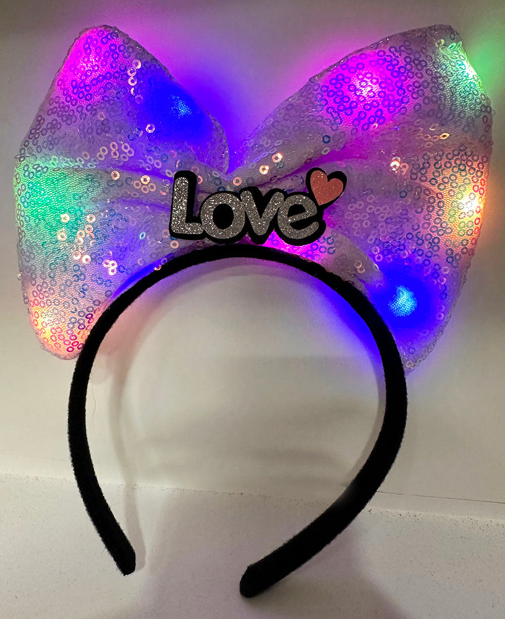 Led Işıklı 3 Farklı Fonksiyonda Yanan Gümüş Love Yazılı Lila Fiyonk Taç 20X17 cm