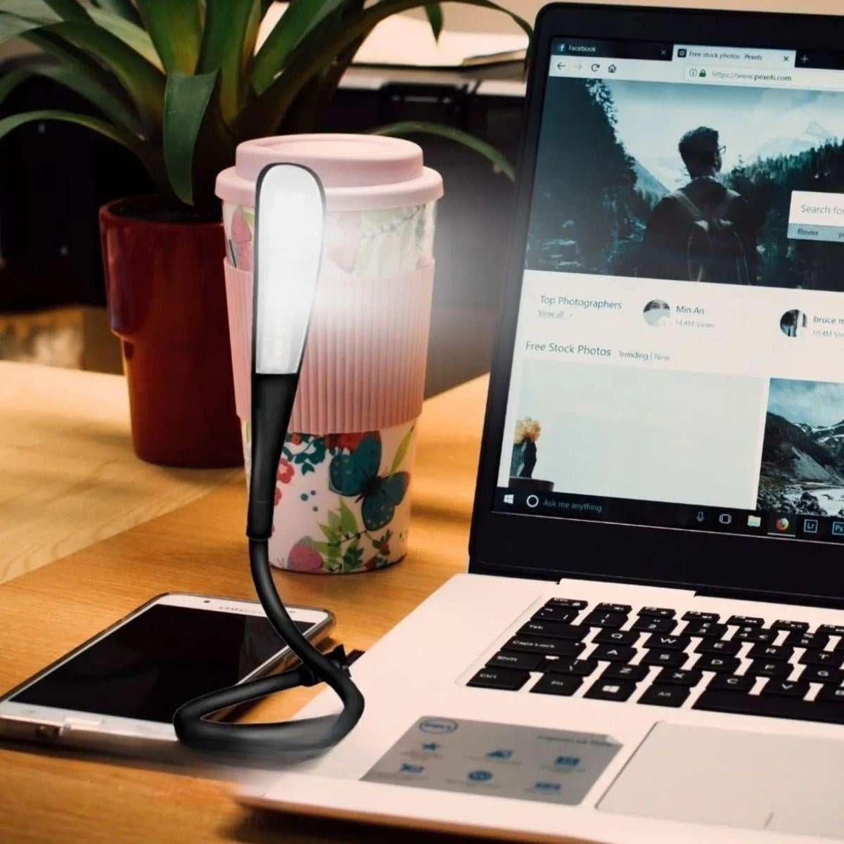 Usb Gırışlı 14 Ledlı 3 Kademelı Dokunmatık Masa/kıtap Okuma Lambası Ledı Sıyah